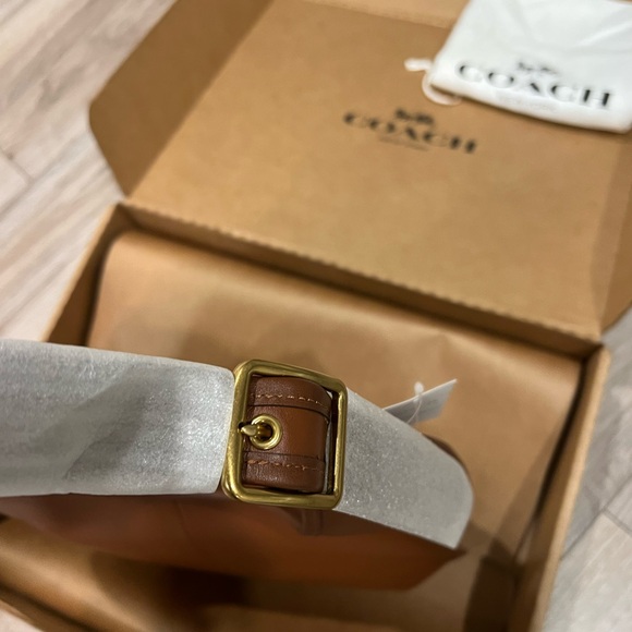 COACH Ergo Shoulder Bag 33 - Picture 2 of 3